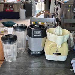 Nutri Ninja Professional 900W Blender and vintage Proctor-Silex Starflite Juicer