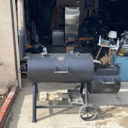 Oklahoma Joe Longhorn Smoker