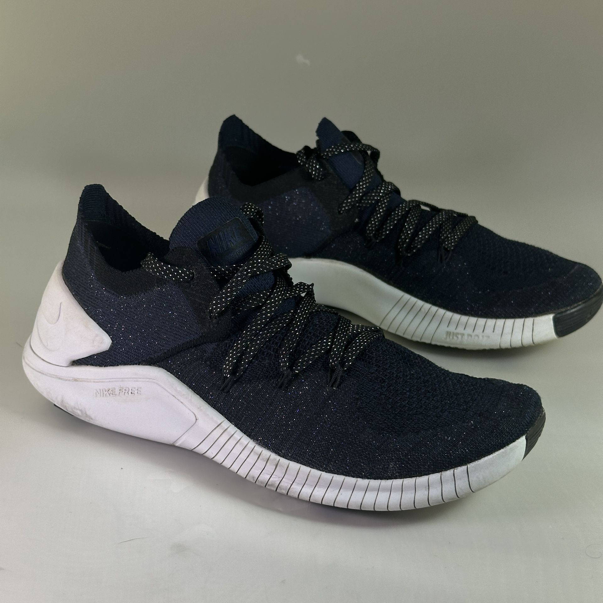 Size 7 Womens Nike Free TR Flyknit 3 Training Shoes College Navy AJ7802-410 Size 7 Womens Nike Free TR Flyknit 3 Training Shoes College Navy AJ7802-41