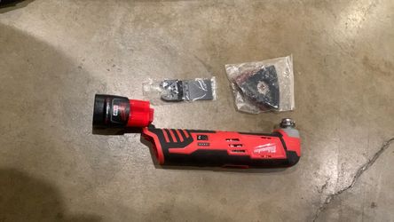 Milwaukee M12 Cordless Multi-Tool with Battery and Accessories