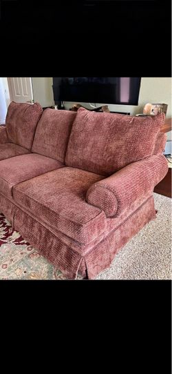 Comfortable 3-Seat Mauve Burgundy Fabric Sofa Couch