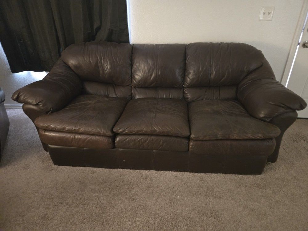 DARK BROWN LEATHER COUCH