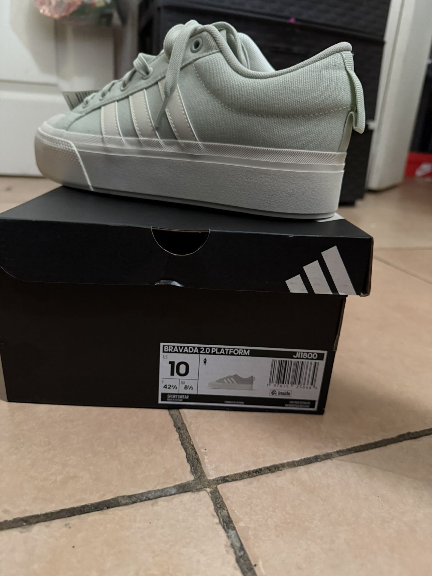 Brand New Adidas Size 9 Men’s Mint Green