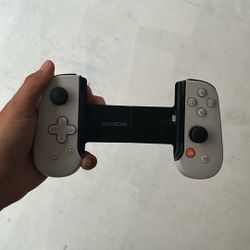 Backbone controller LIGHTNING port