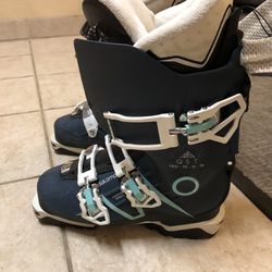 Salomon Women’s Ski Boots
