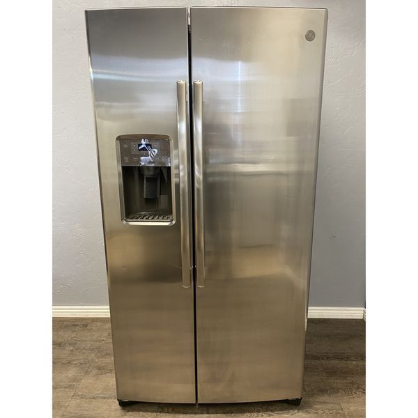 GE 25.3 Cu. Ft. Refrigerator GSE25HSHKHSS