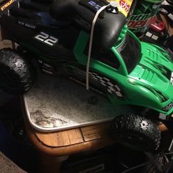 green r/c car
