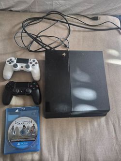Ps4 w/ 2 control 1 game