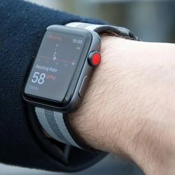 Apple Watch Nike+ Series 3 (GPS + Cellular), 42mm Space Gray
