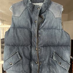 GAP Women’s Denim Puffer Vest