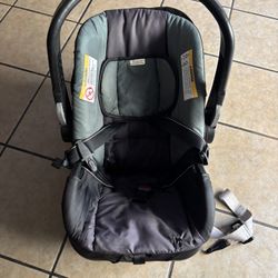 Car seat comes with the base For Car 