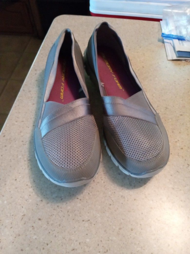 Ladies Sketchers Flats