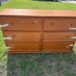 Free Dresser 6 Drawers 