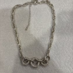 Sparkly Silver Colored Necklace. 