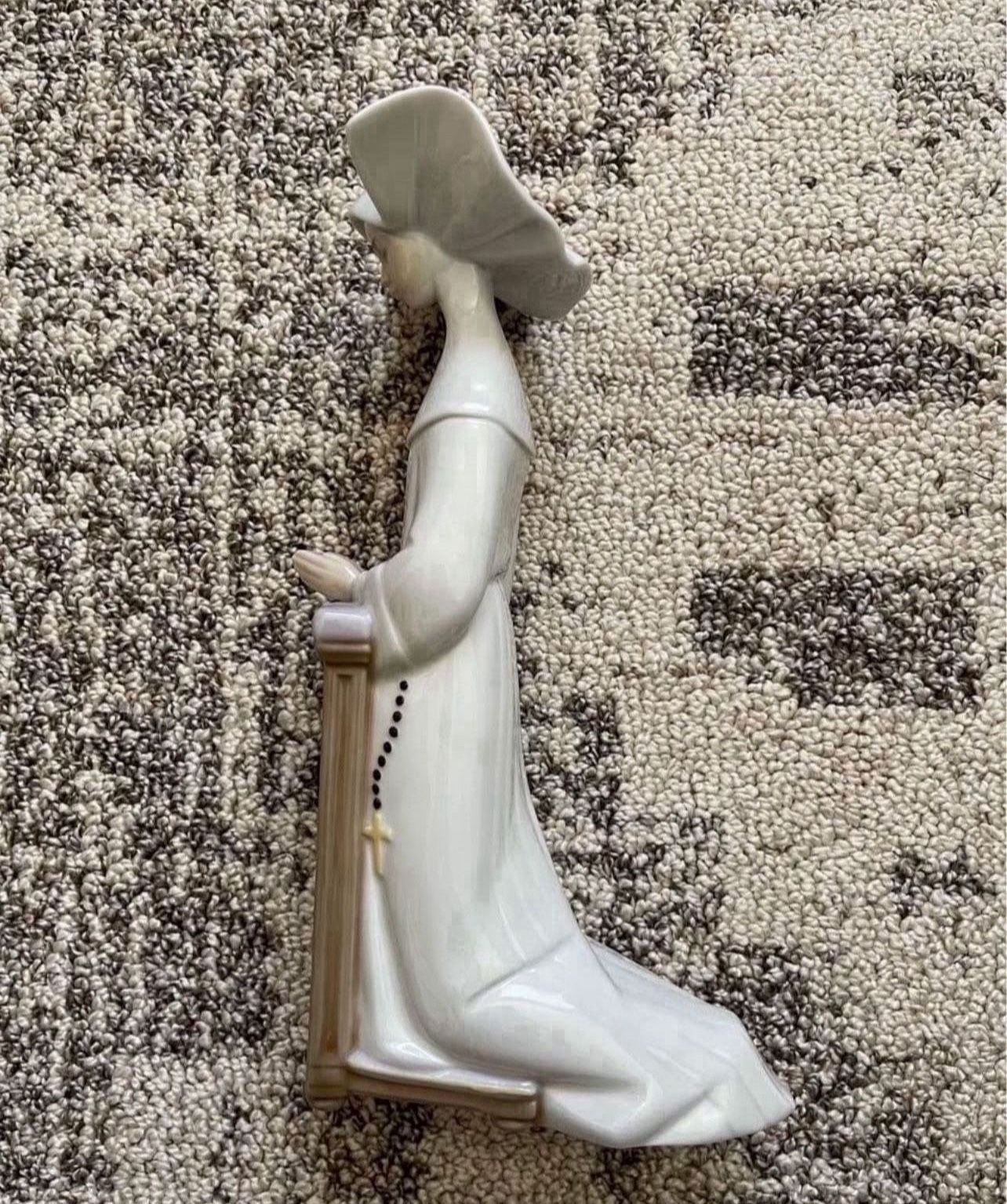 RARE Lladro 5502 MEDITATION (White) in Mint condition