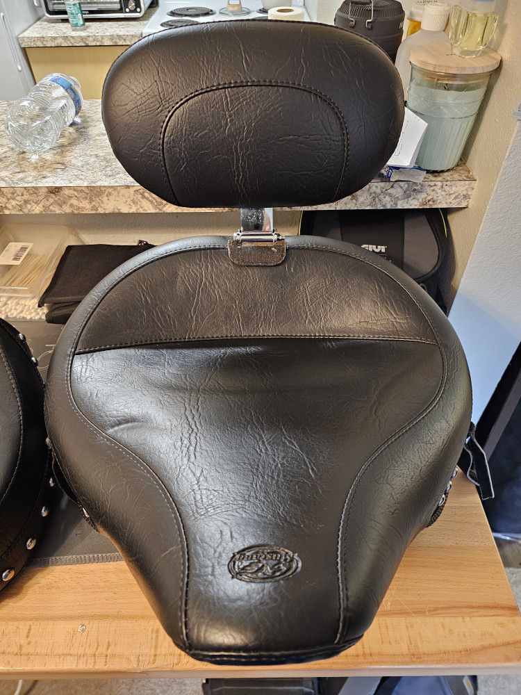 Mustang Seat For Harley Softail