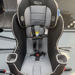 GRACO CAR SEAT