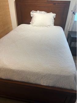 Bedroom set