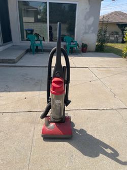 Dirt Devil vacuum - Free!