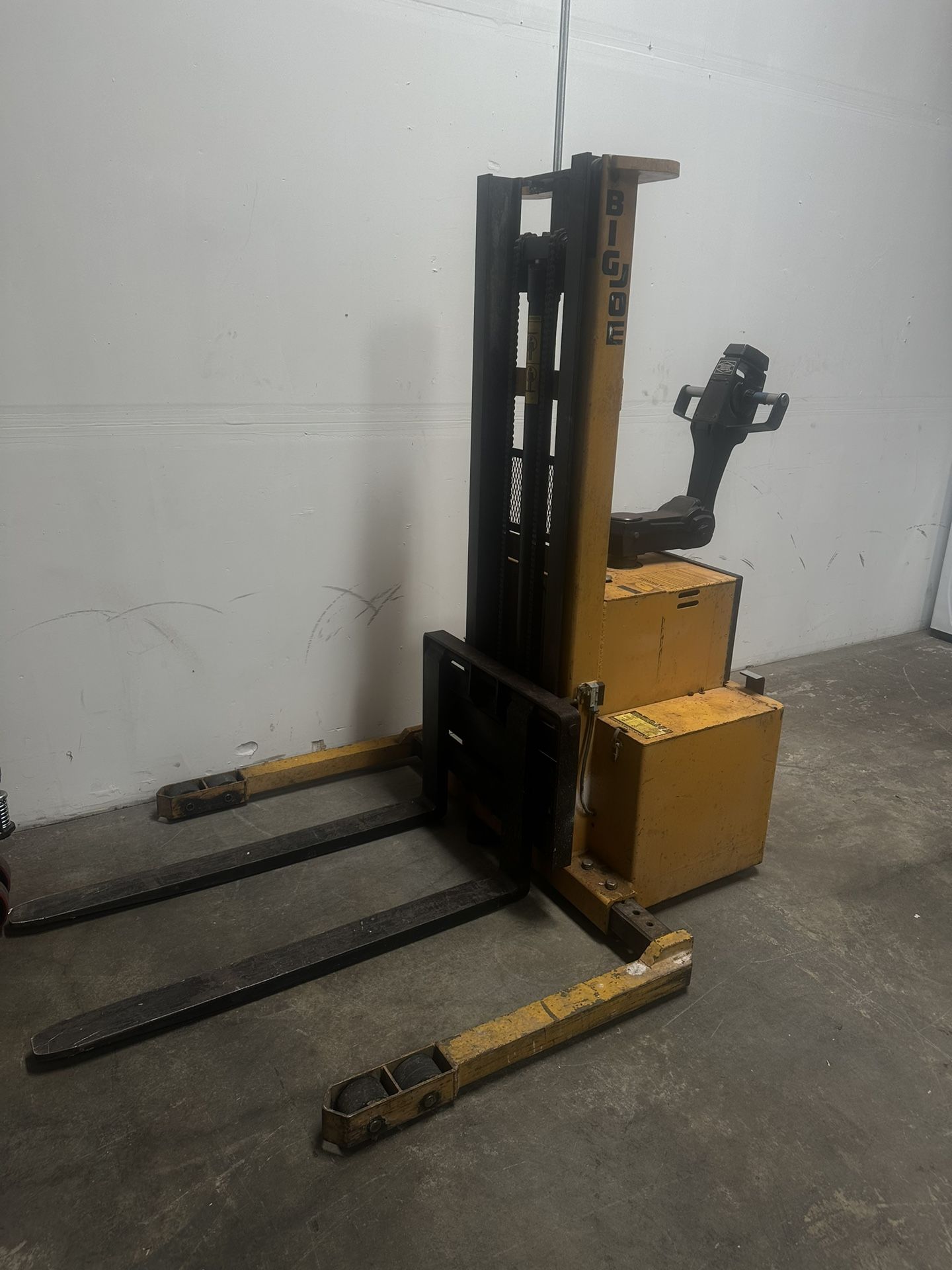 Electric Forklift 3500