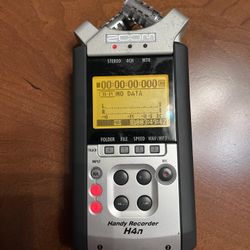 Zoom H4n Recorder + Rode Microphone