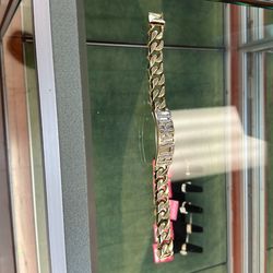 Gold name plate bracelet