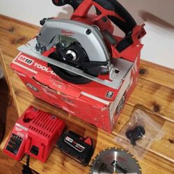 Milwaukee M18 6 1/2" circular saw, battery, charger
