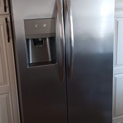 Counter Depth Stainless Steel Frigidaire Gallery Refrigerator 