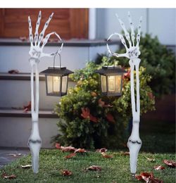 2 Set Halloween Skeleton Arm Stake Halloween Solar Light Lantern 23.6in