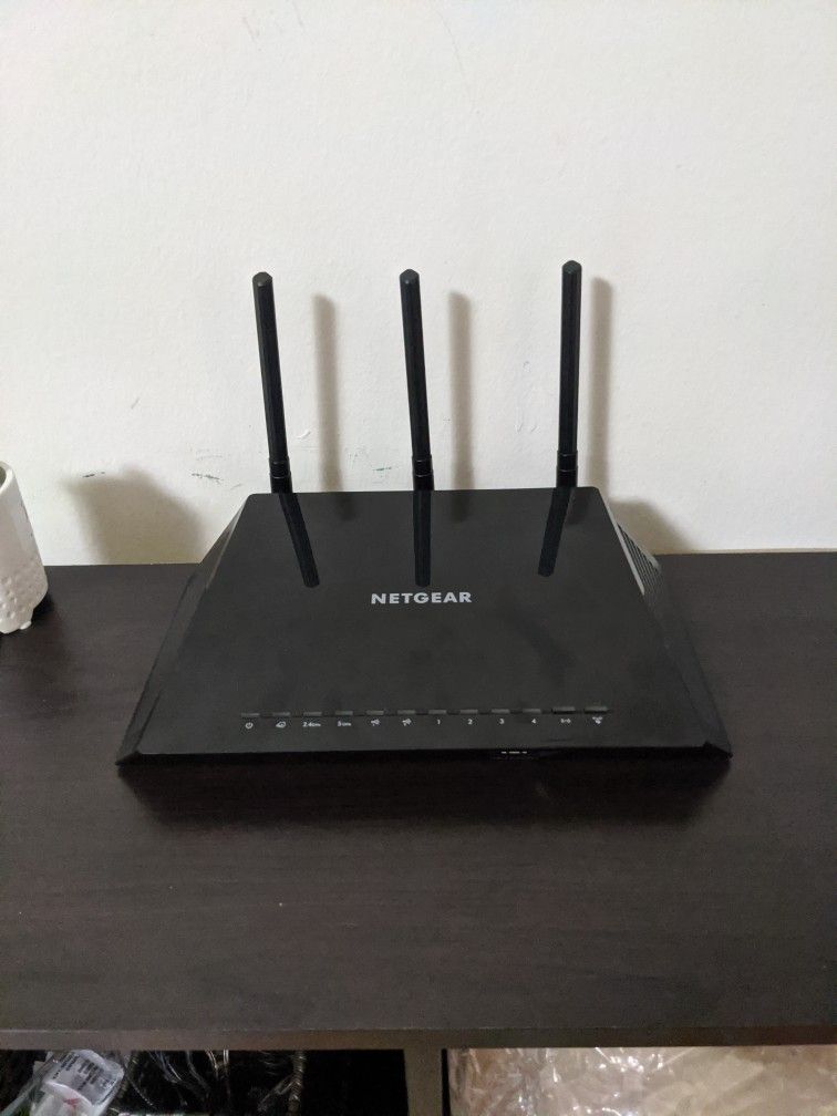 NETGEAR Nighthawk AC1750 R6400 Smart WiFi Dual Band Gigabit Ethernet Router