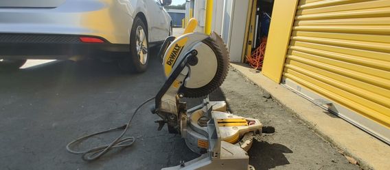 Dealt Saw Miter