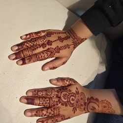 henna tatoos