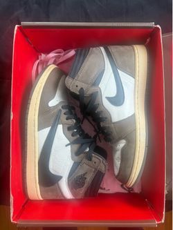 Travis Scott Jordan 1
