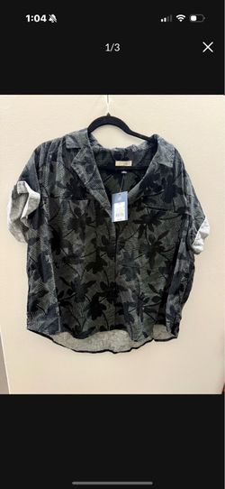 Size XL women’s button down