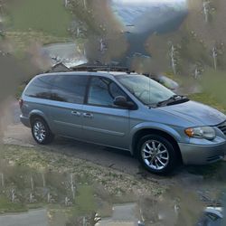 2005 Chrysler Town & Country