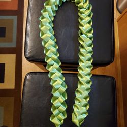 Graduation ribbon lei  (open-sided lei)