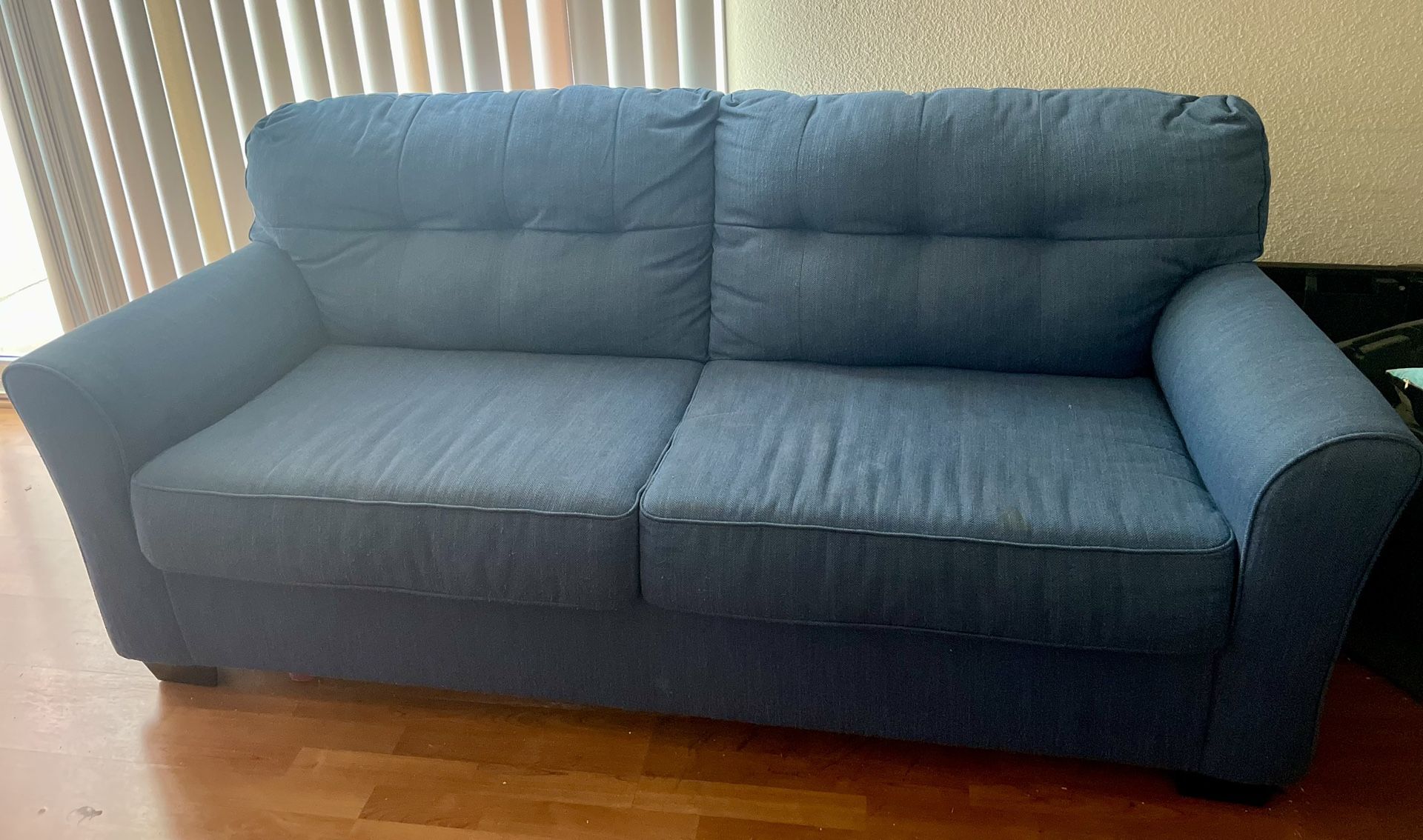 Hurry! Free dining set (pick up only)