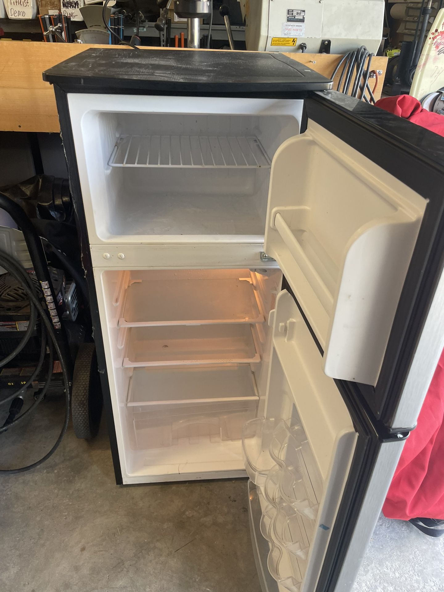 Magic Chef 4.5 Cu Refrigerator for Sale in El Cajon, CA OfferUp