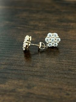 10k Yellow Gold Flower Earrings 10mm