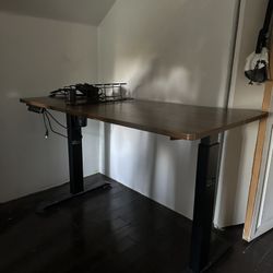 Standing desk
