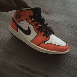 Air Jordan 1 mid Turf Orange 