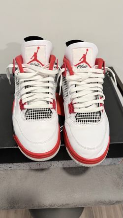 Air Jordan 4 fire reds size 10.5