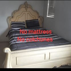 Queen Bedroom Set