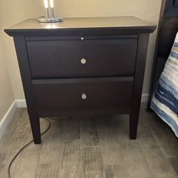 Set Of 2 Nightstands