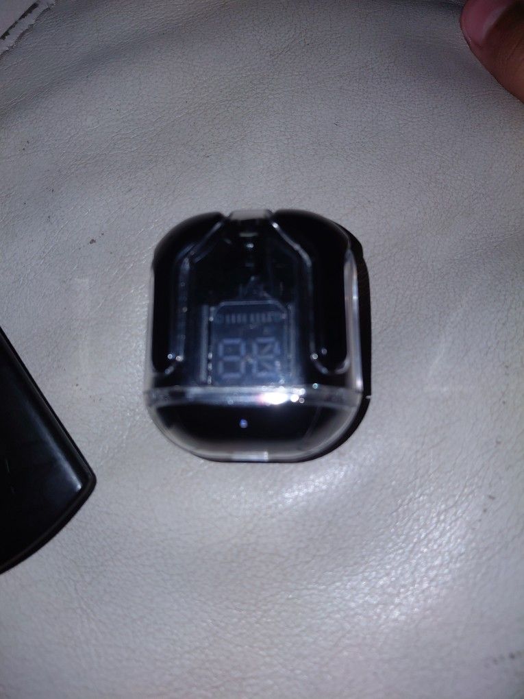 Black Earbuds