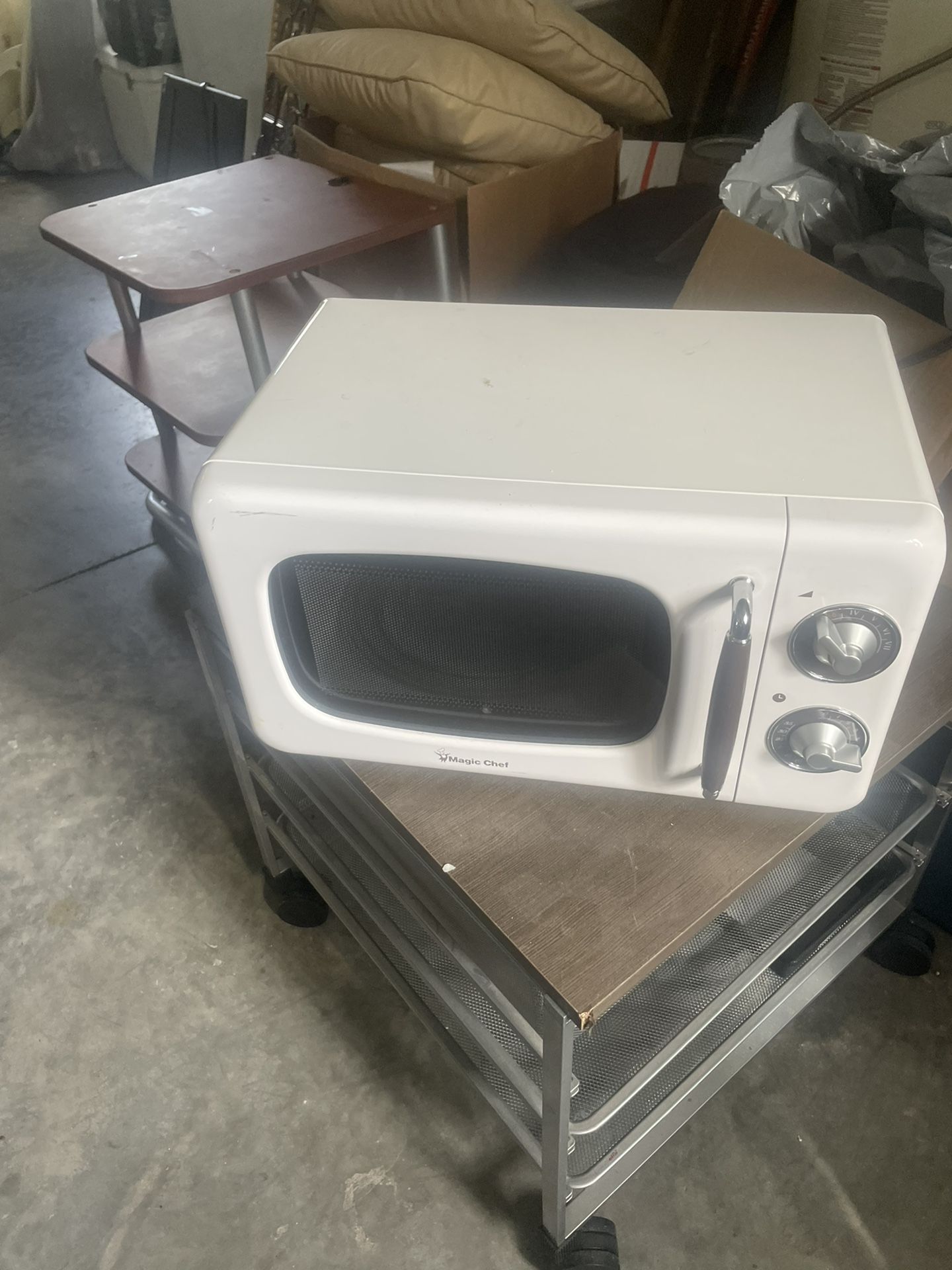Magic chef Microwave