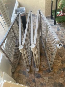 Baby gate or pet