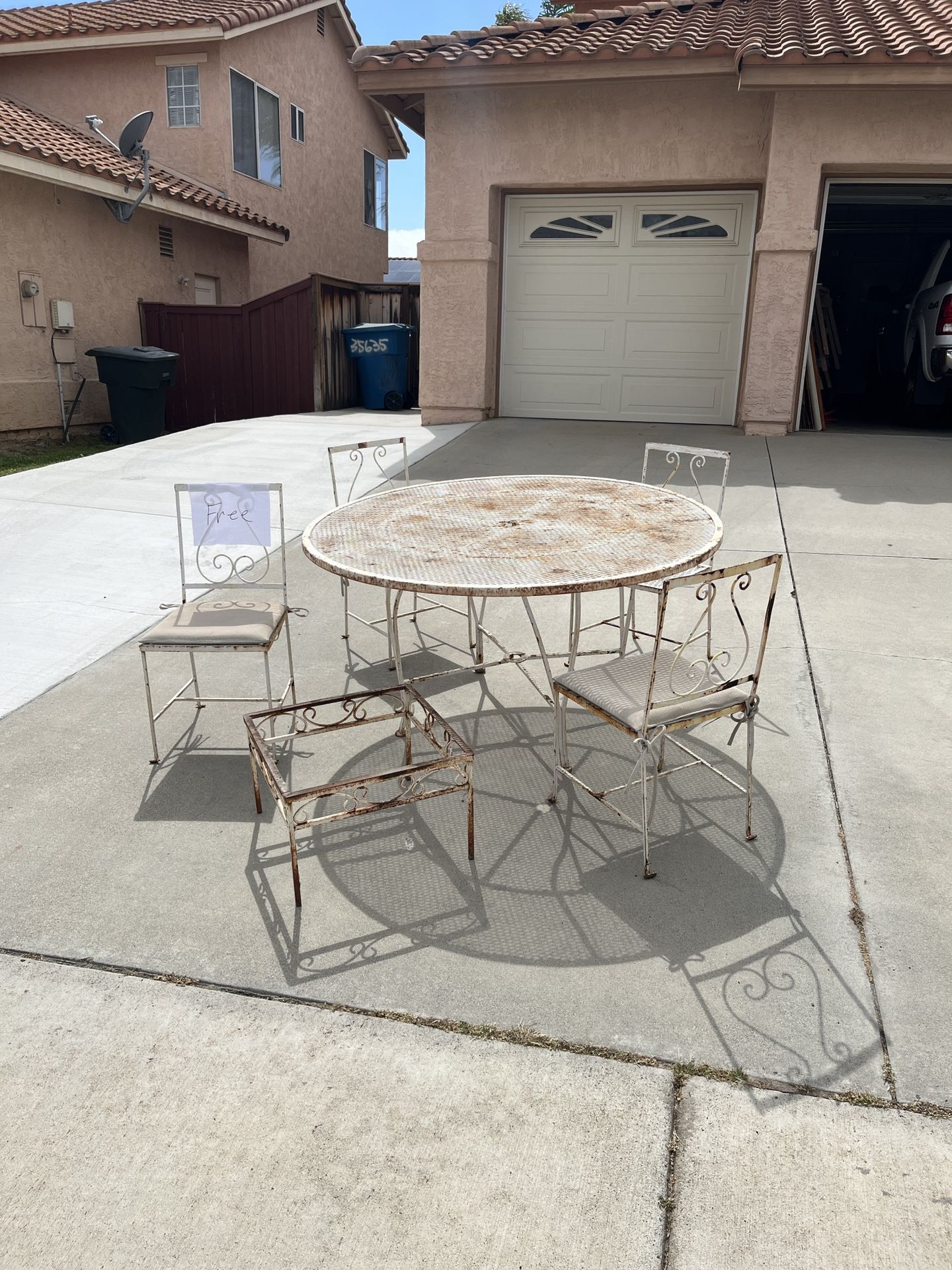 FREE!!! Rustic Iron Patio Table Set