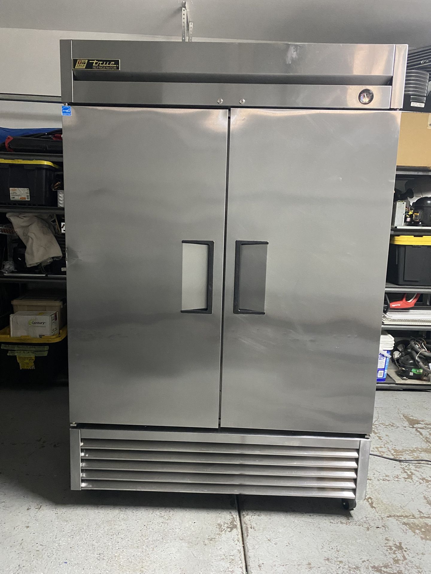 Refrigerator