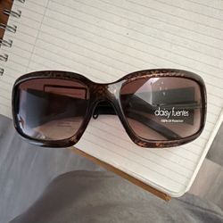 Daisy Fuentes brown NEW